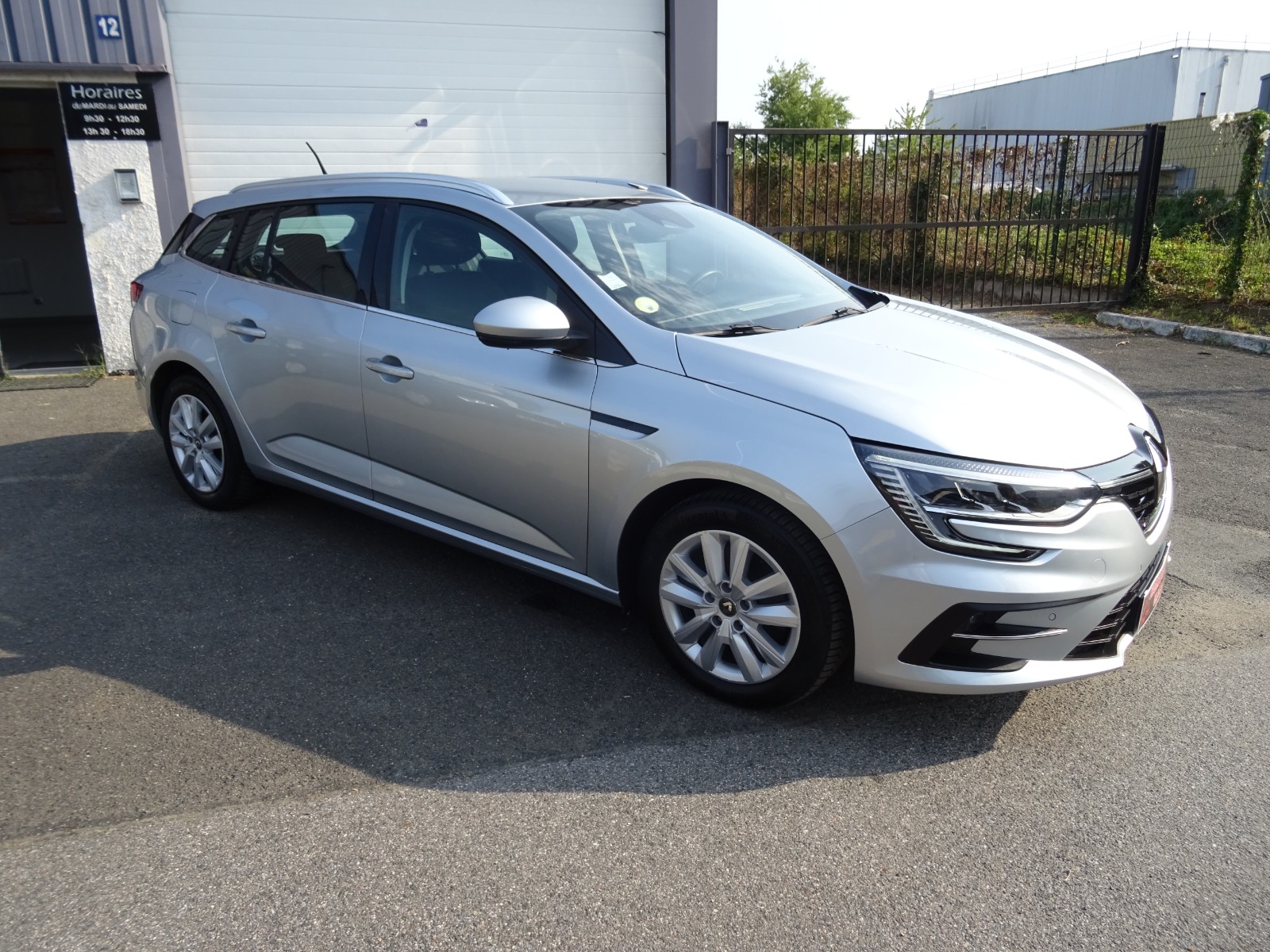 https://www.nadmadsam-autos.com/listings/renault-megane-iv-estate-business-dci-115-edc-businessboite-auto12200eu-ttc/