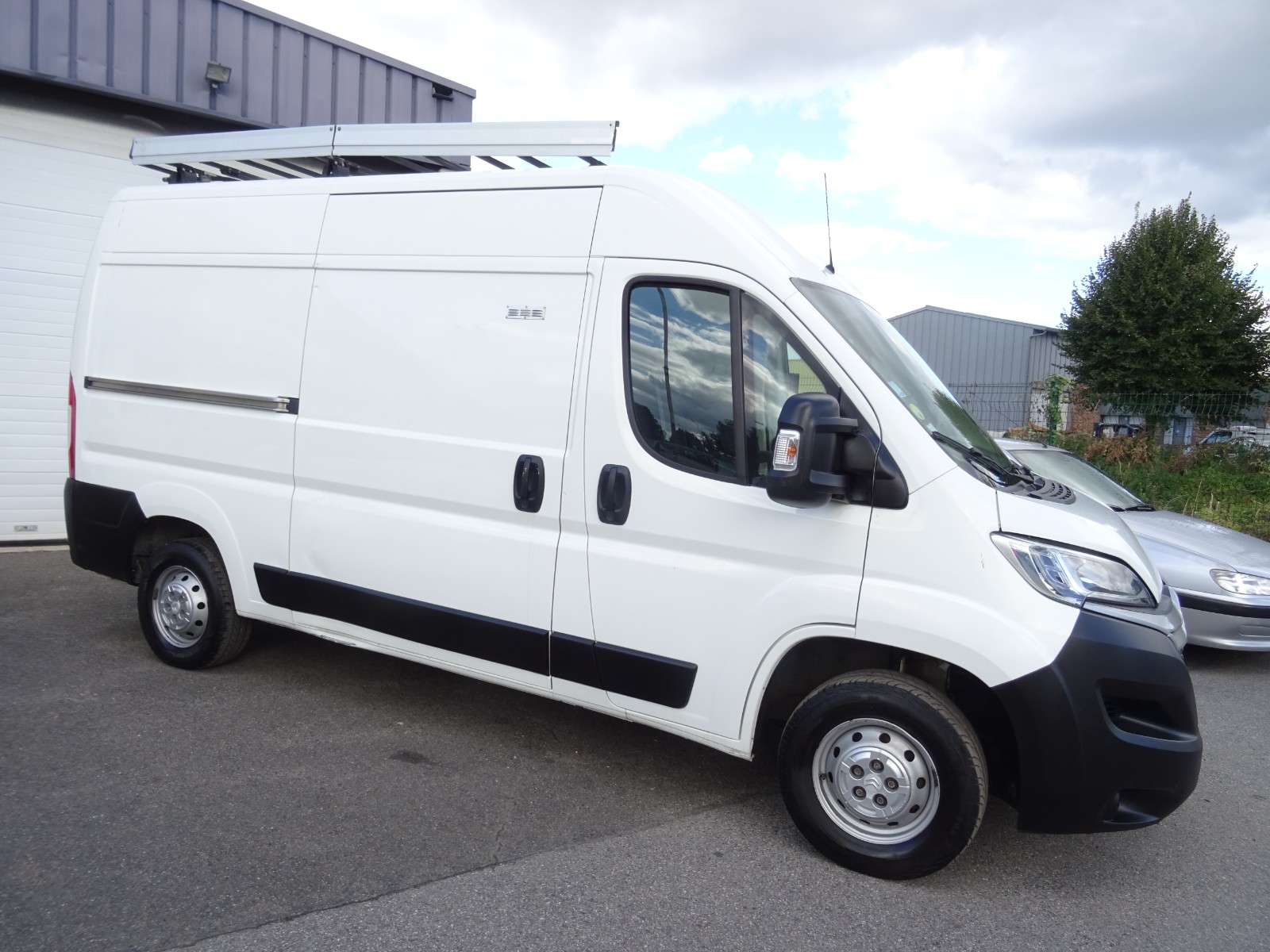 https://www.nadmadsam-autos.com/listings/citroen-jumper-fourgon-l2h2-hdi-130-chv-ss-bvm6-clubprix-ttc-tva-recuperable/
